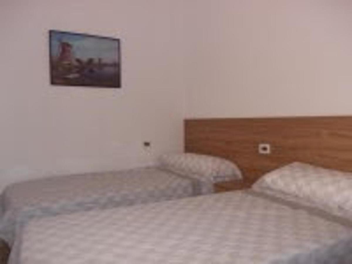 Piles - Apartment - Sleeps 7 - Parking - Seafront Экстерьер фото